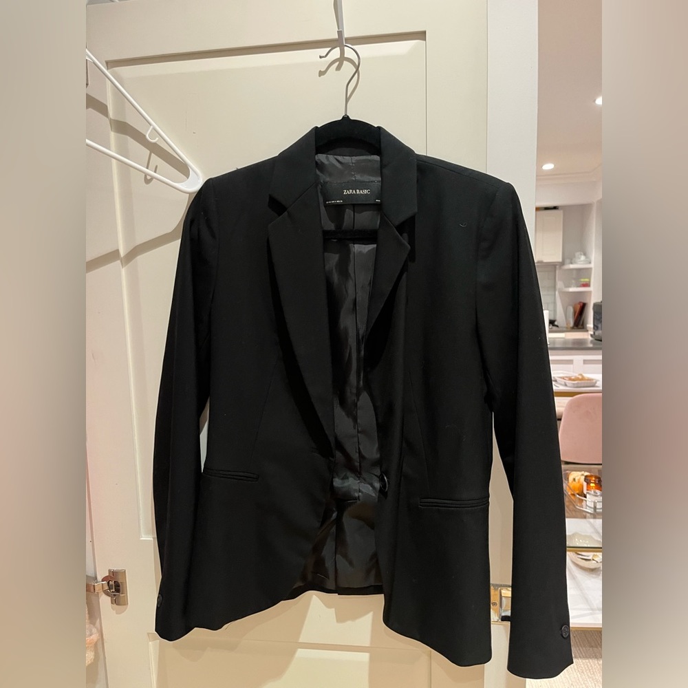 Black Zara blazer